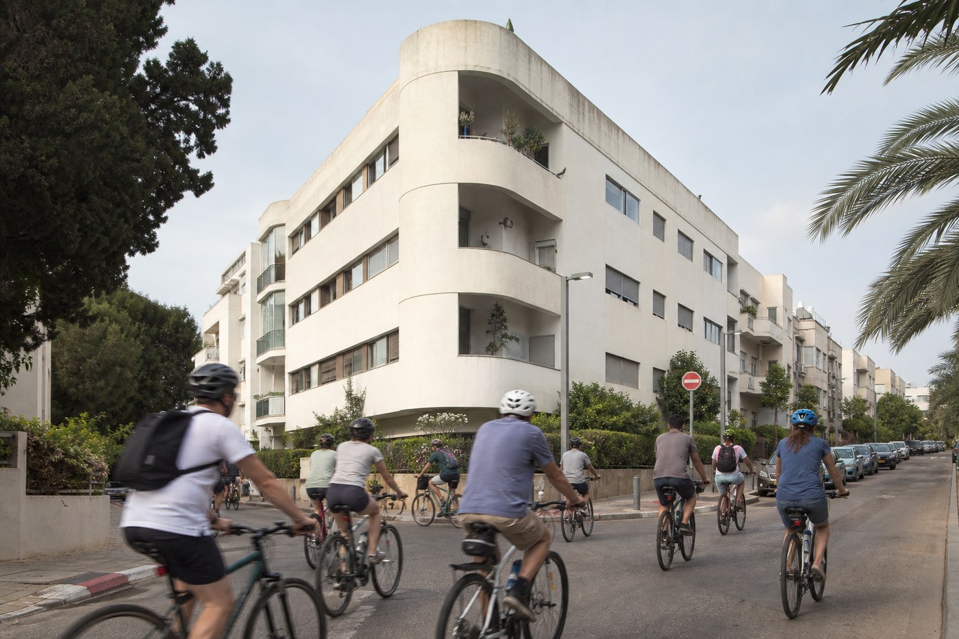 Bauhaus architecture tour along Bialik Street